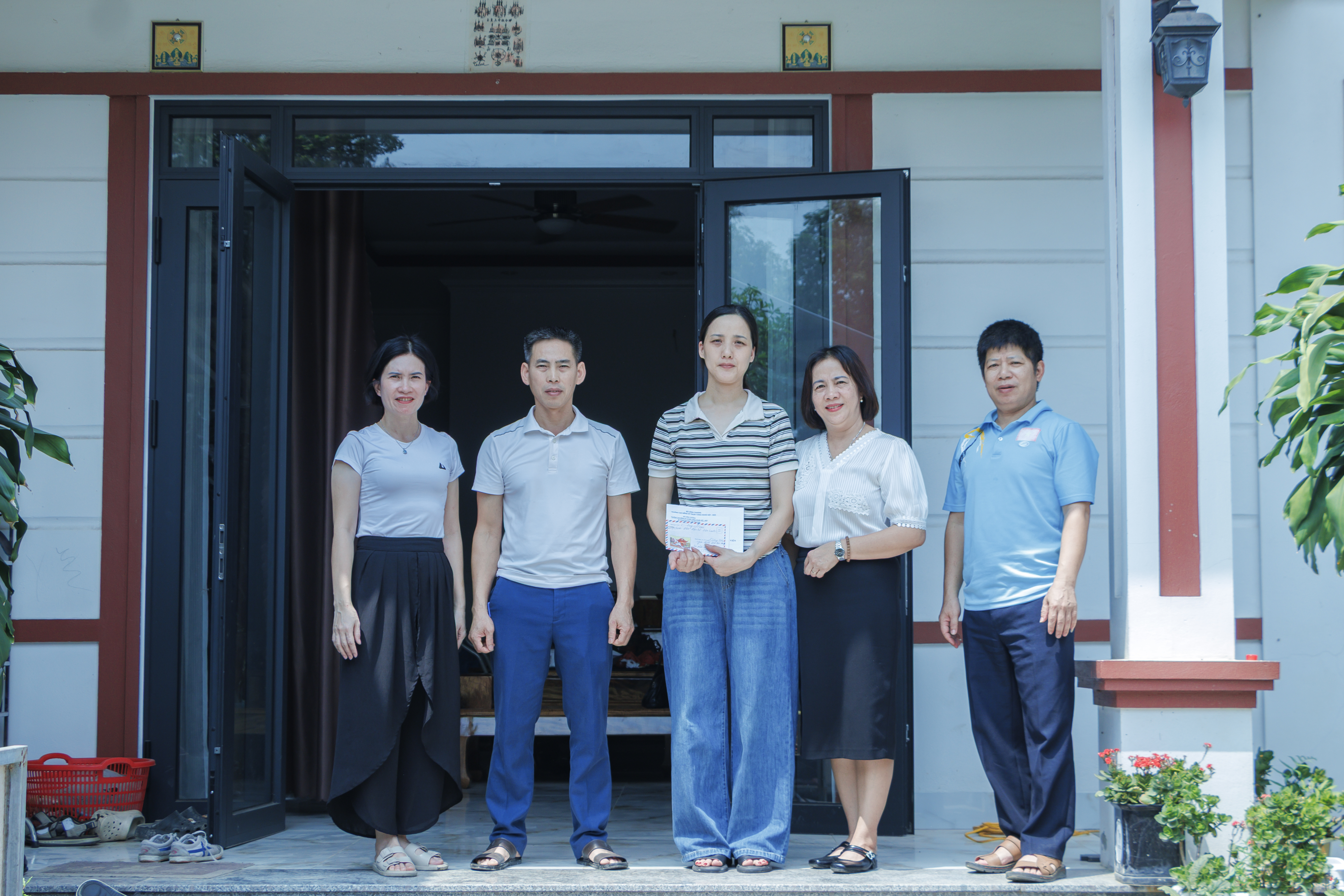 CÔNG ĐOÀN VCTECH THĂM HỎI, ĐỘNG VIÊN GIA ĐÌNH CÔNG ĐOÀN VIÊN BỊ ẢNH HƯỞNG DO SẠT LỞ ĐẤT